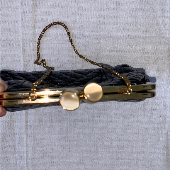 Black and gold evening clutch - Picture 2 of 3